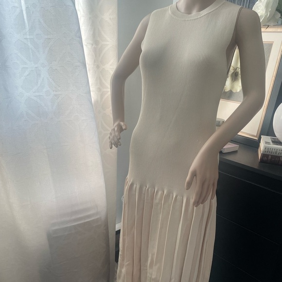 NWNT  knit jersey Cream knit dress sleeveless midi dress size medium - Picture 5 of 9